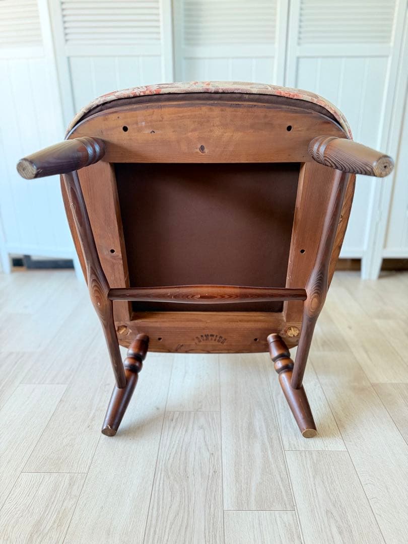 ①飛騨産業 キツツキ フロンティア アーム付きソファチェアカントリー 木製