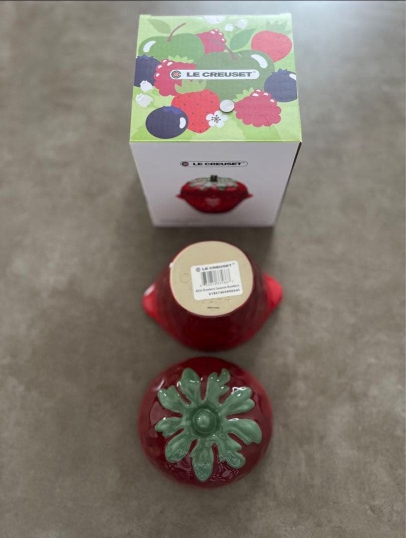 レア　新品　ル・クルーゼ　ミニ・ストロベリー　いちご　小物入れ