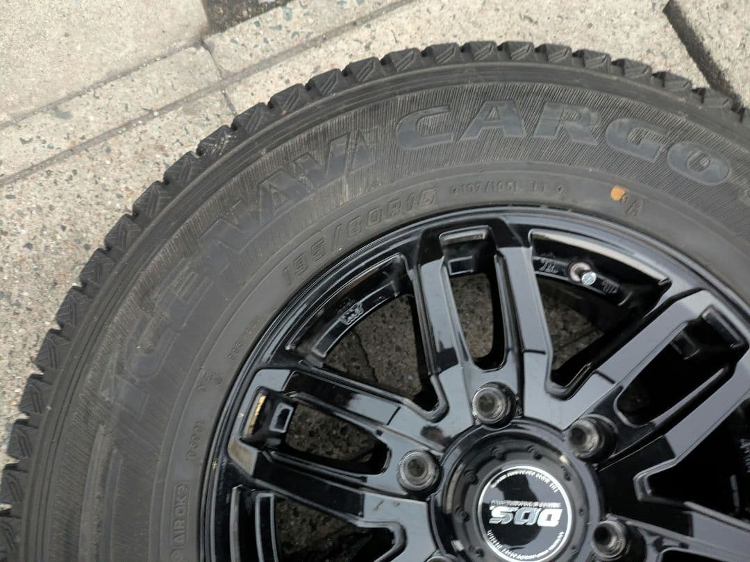 正月特価!!ハイエース使用 DOS 15インチホイールスタッドレスタイヤ④