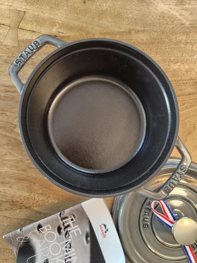 ストウブ　ピコ　ココット　ラウンド　グレー　18cm　未使用品