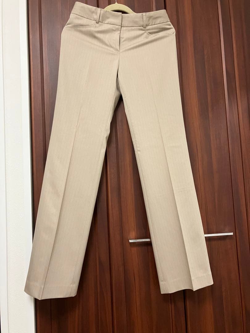 ICB ベージュレディーススーツ