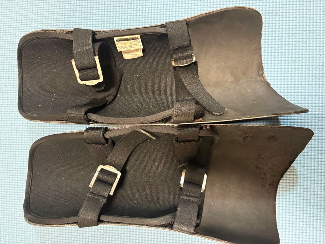 POC カーボン　レガース