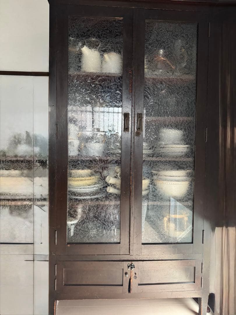 アンティーク食器棚