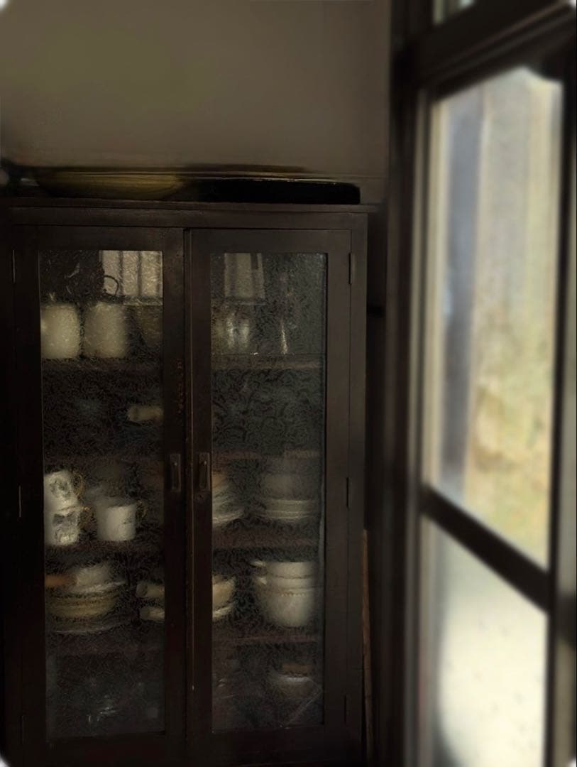 アンティーク食器棚