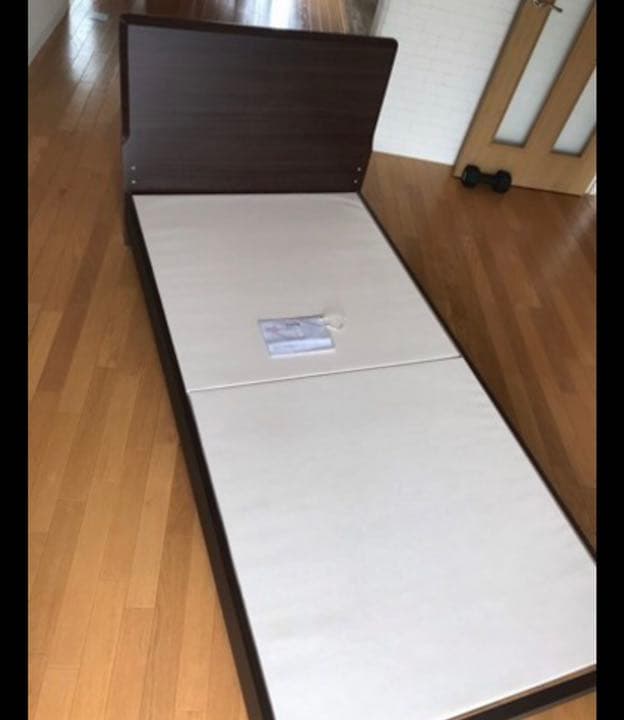 シングルベッドフレーム、背もたれ高めフレーム