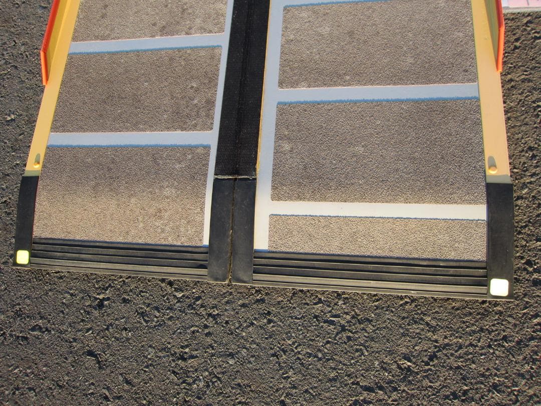 ③硬め ケアスロープ 2M 200cm ケアメディックス 高圧洗浄済 送料込