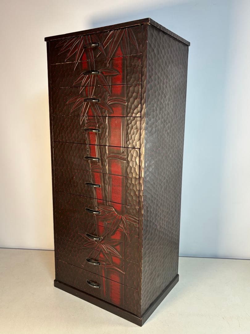 昭和レトロ　鎌倉彫り　竹彫刻の木製 小タンス 漆塗り　10段引き出し