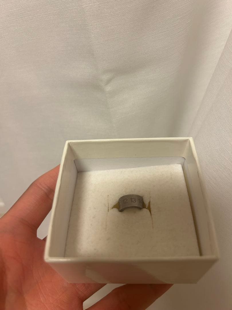 マルジェラ　ピアス