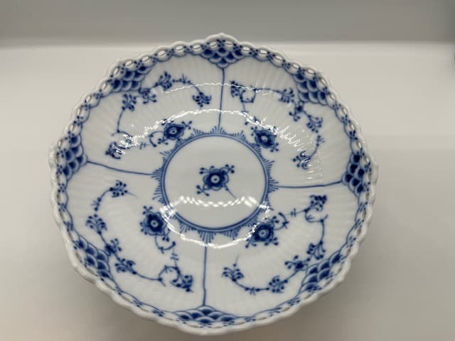新品未使用　ロイヤルコペンハーゲン ブルーフルーテッド　フルレース　脚付きボウル