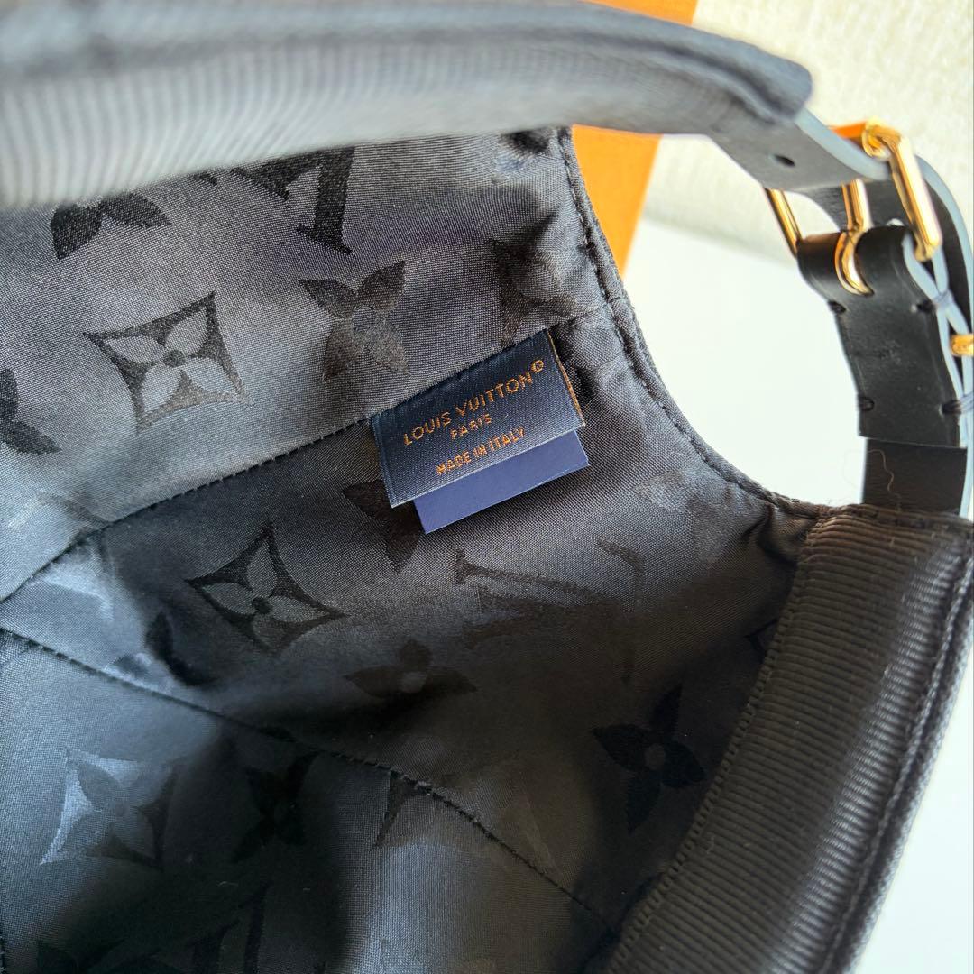 【美品】LOUIS VUITTON 黒キャップ　LVアイコニック　Mサイズ