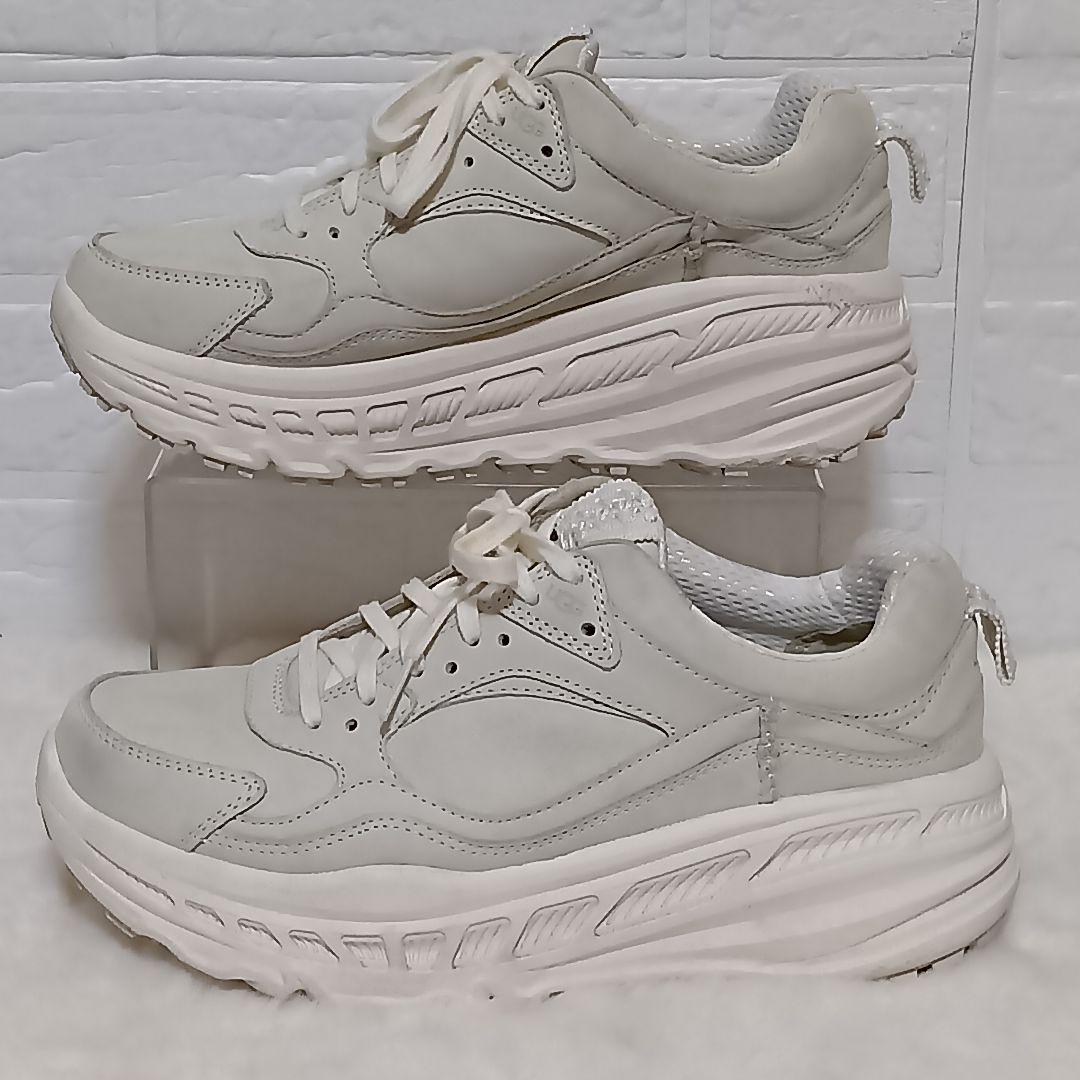 【即完売モデル】UGG CA805 厚底スニーカー 25.5cm ホワイト