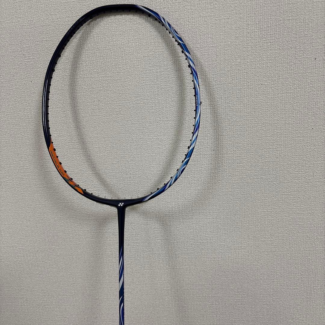 バドミントンラケットアストロクス100zz