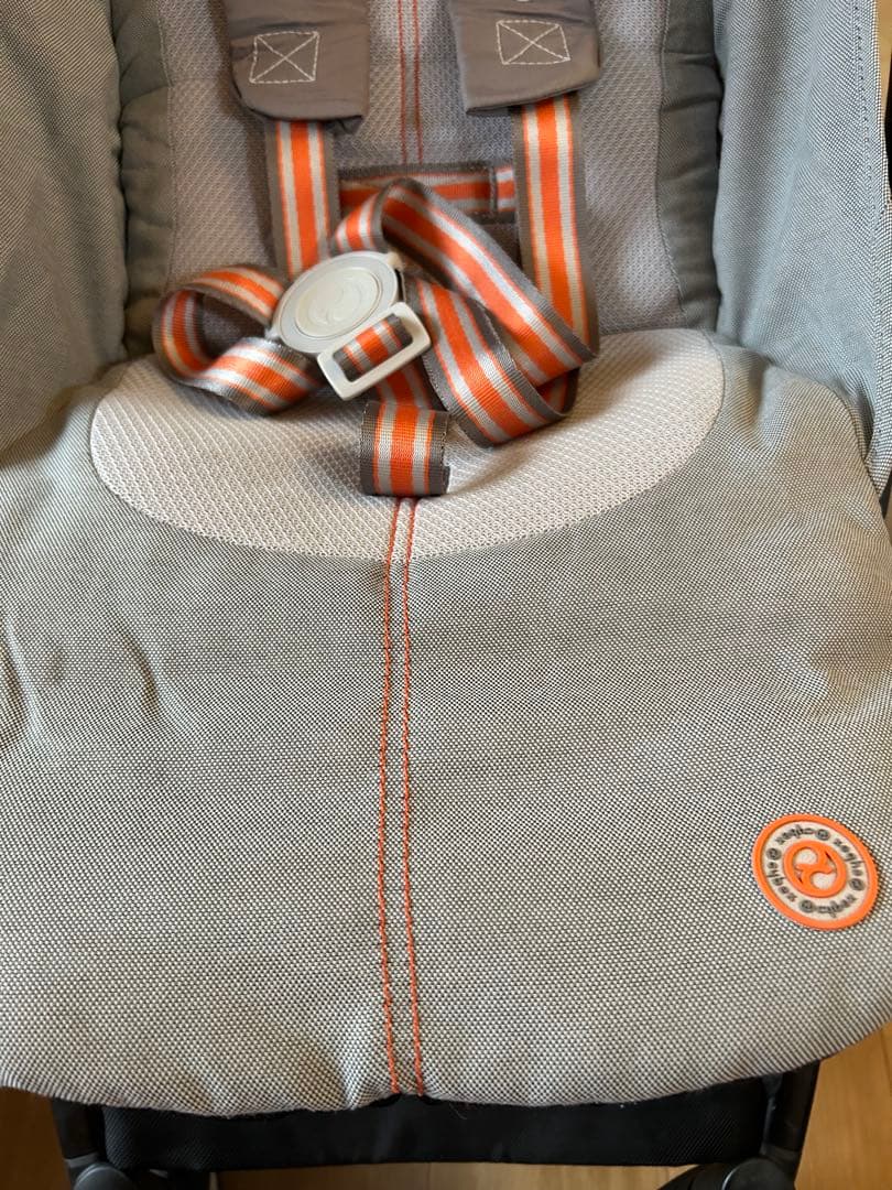 サイベックス　ベビーカー　グレー