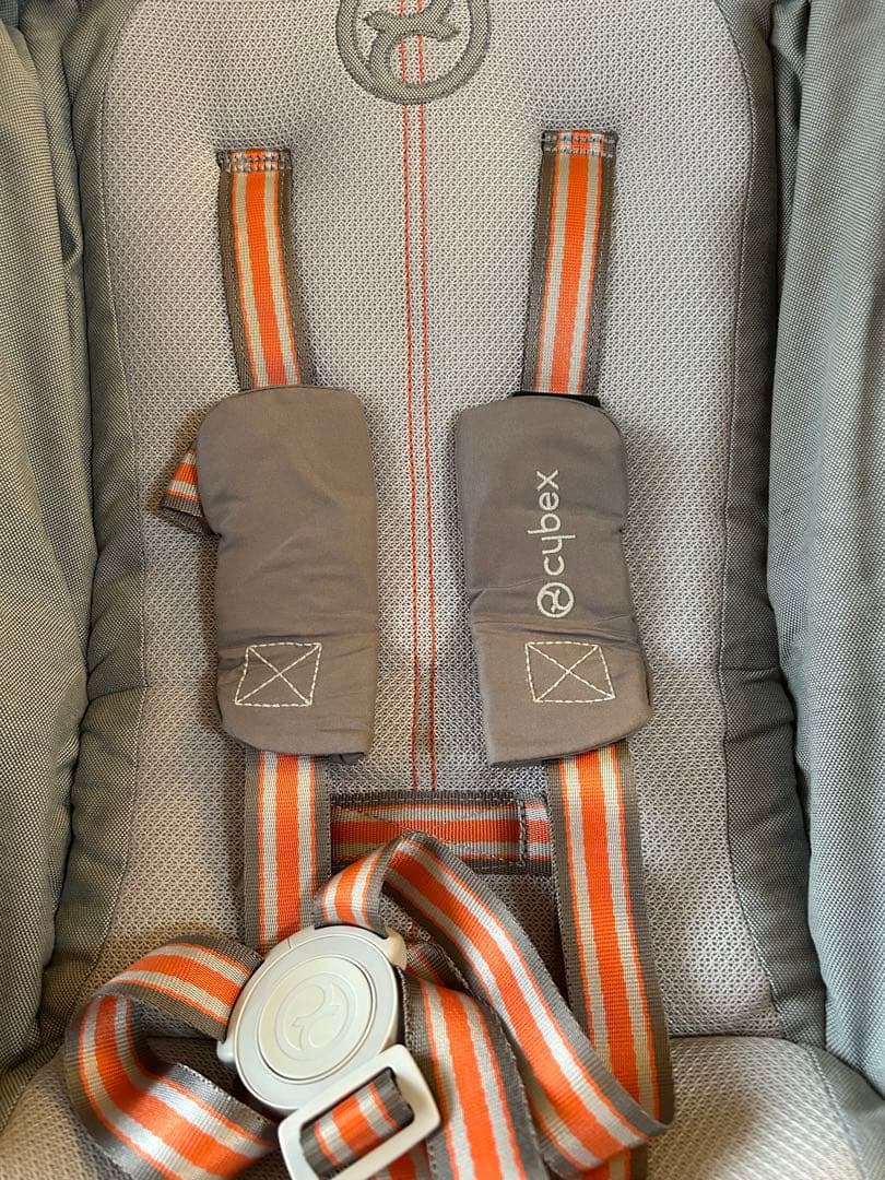 サイベックス　ベビーカー　グレー