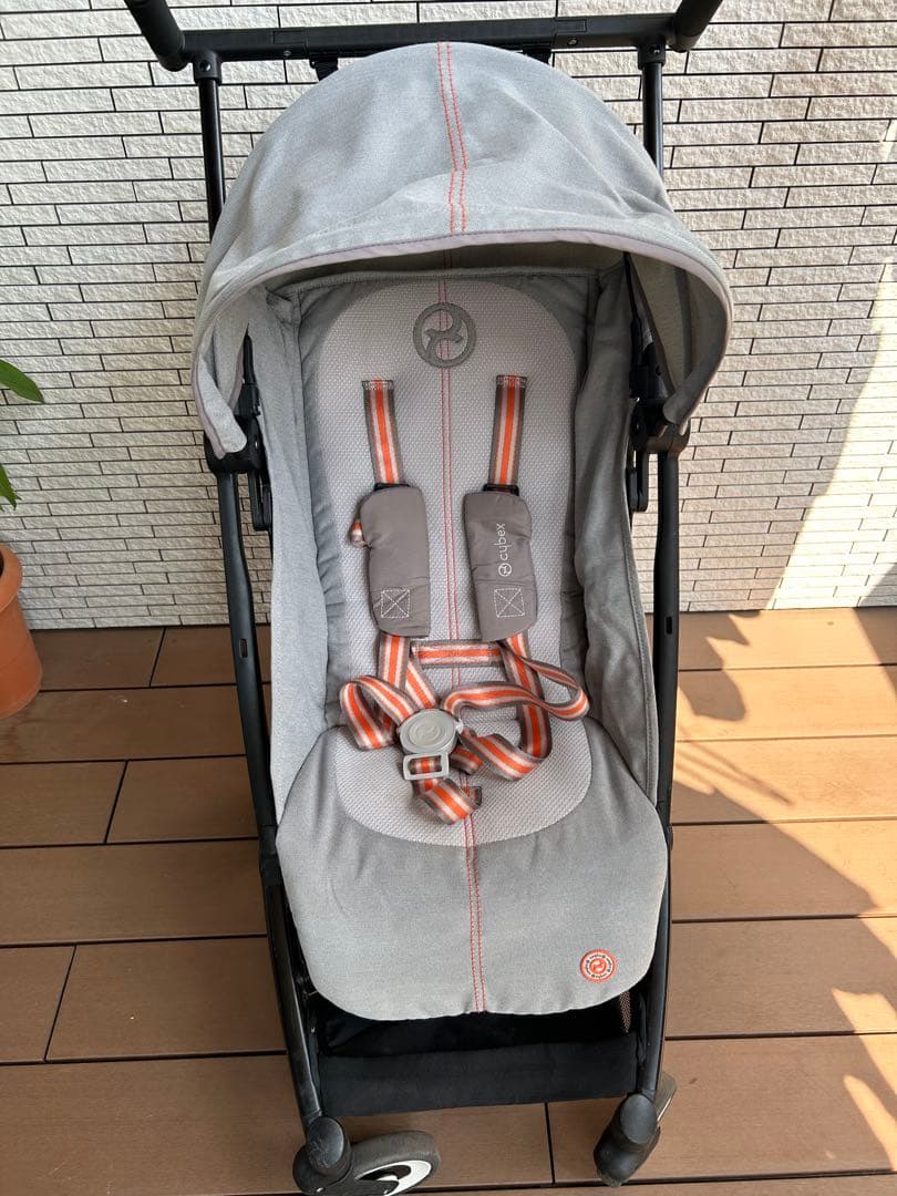 サイベックス　ベビーカー　グレー