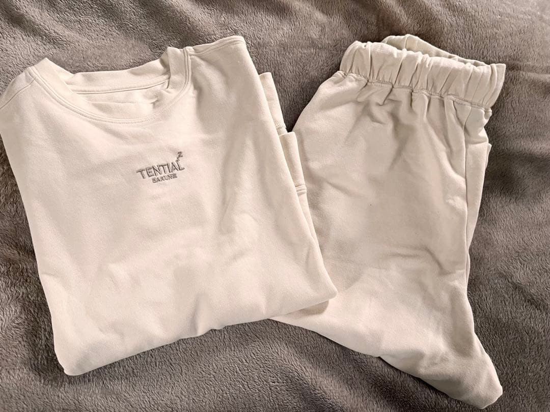 美品　BAKUNE Ladies バクネ　上下セット　長袖&テーパードパンツ