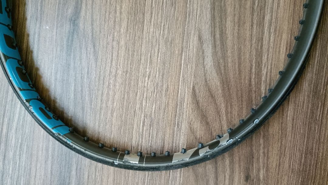 バボラ ピュアドライブVS G2 300g 98インチ テニスラケット