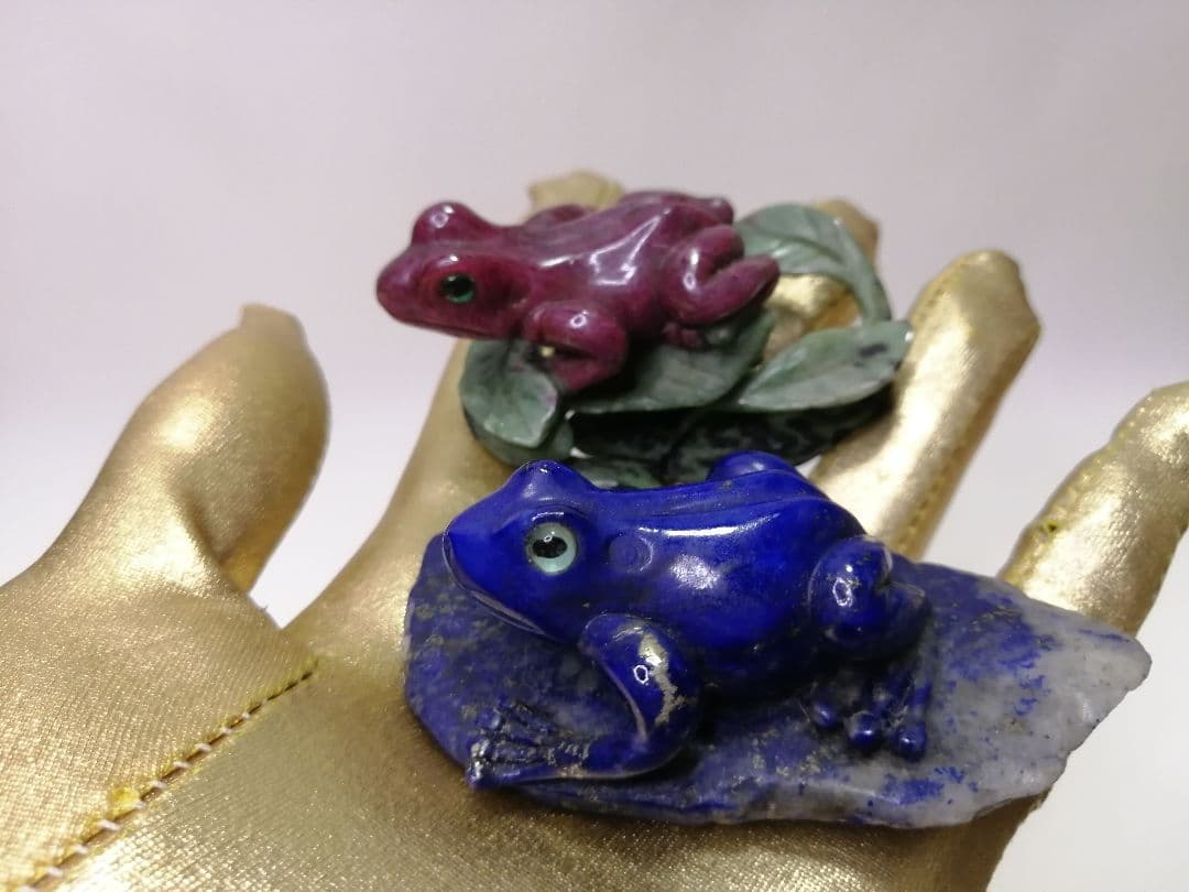 ルビーインゾイサイトとラピスラズリの蛙