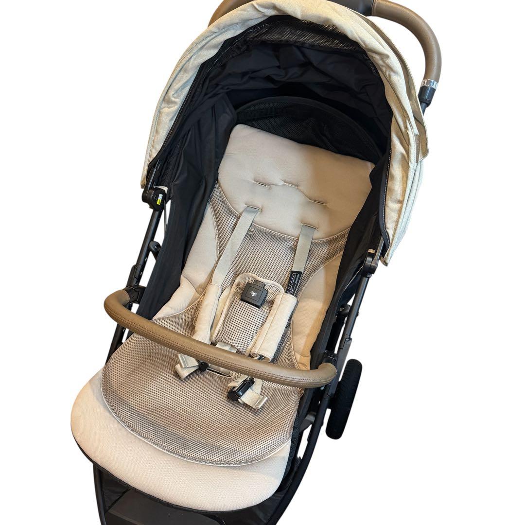 ヒカリコ　アップリカ スムーヴプレシャス ベビーカー 三輪 ベージュ