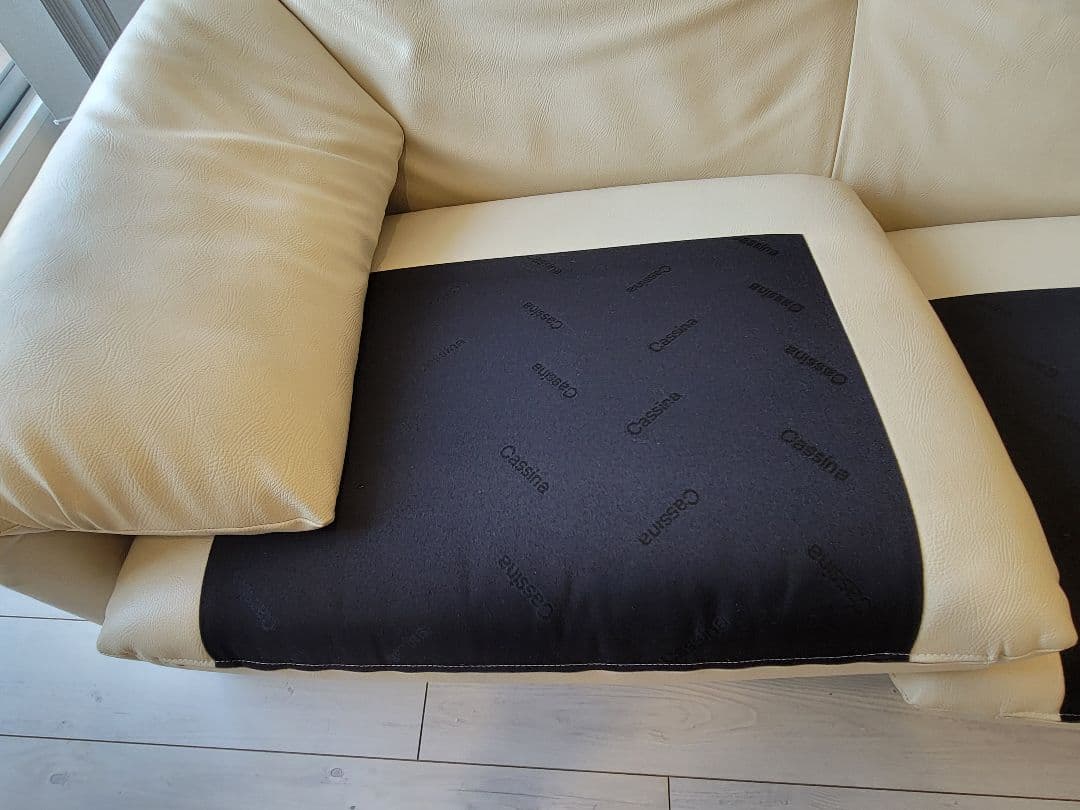 【引越大特価】カッシーナマラルンガ　レザーソファー3人掛けクッション2個付き