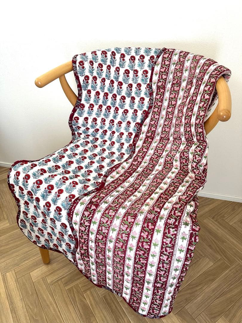 ブロックプリント　うねうねキルトブランケット　レッド
