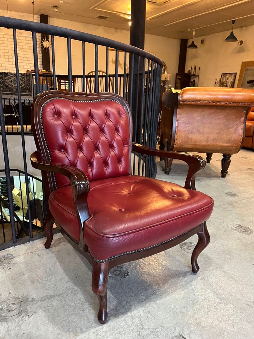 イタリア　1人掛けソファ　鋲打ち