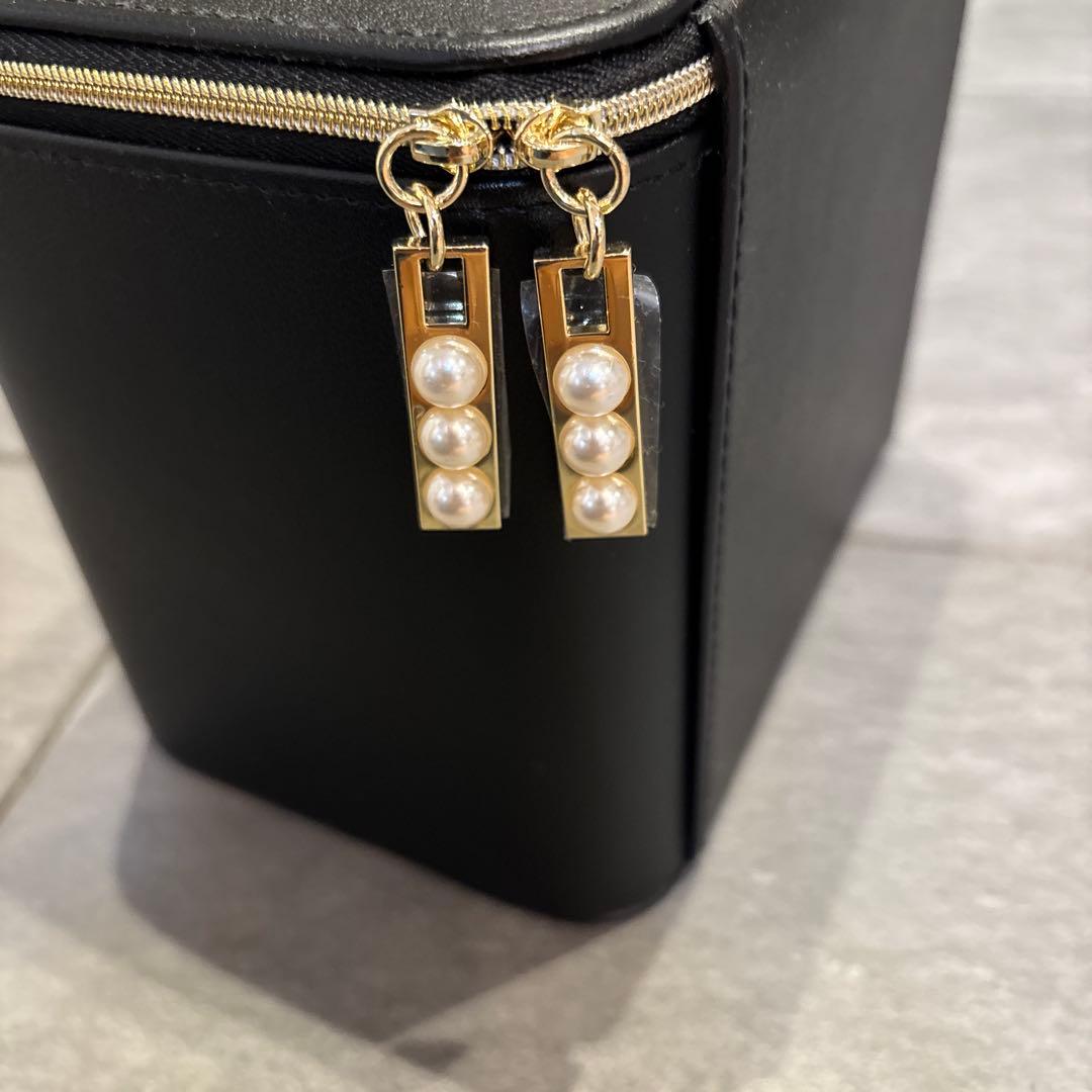 shu uemura & TASAKIコラボ バニティ ノベルティ