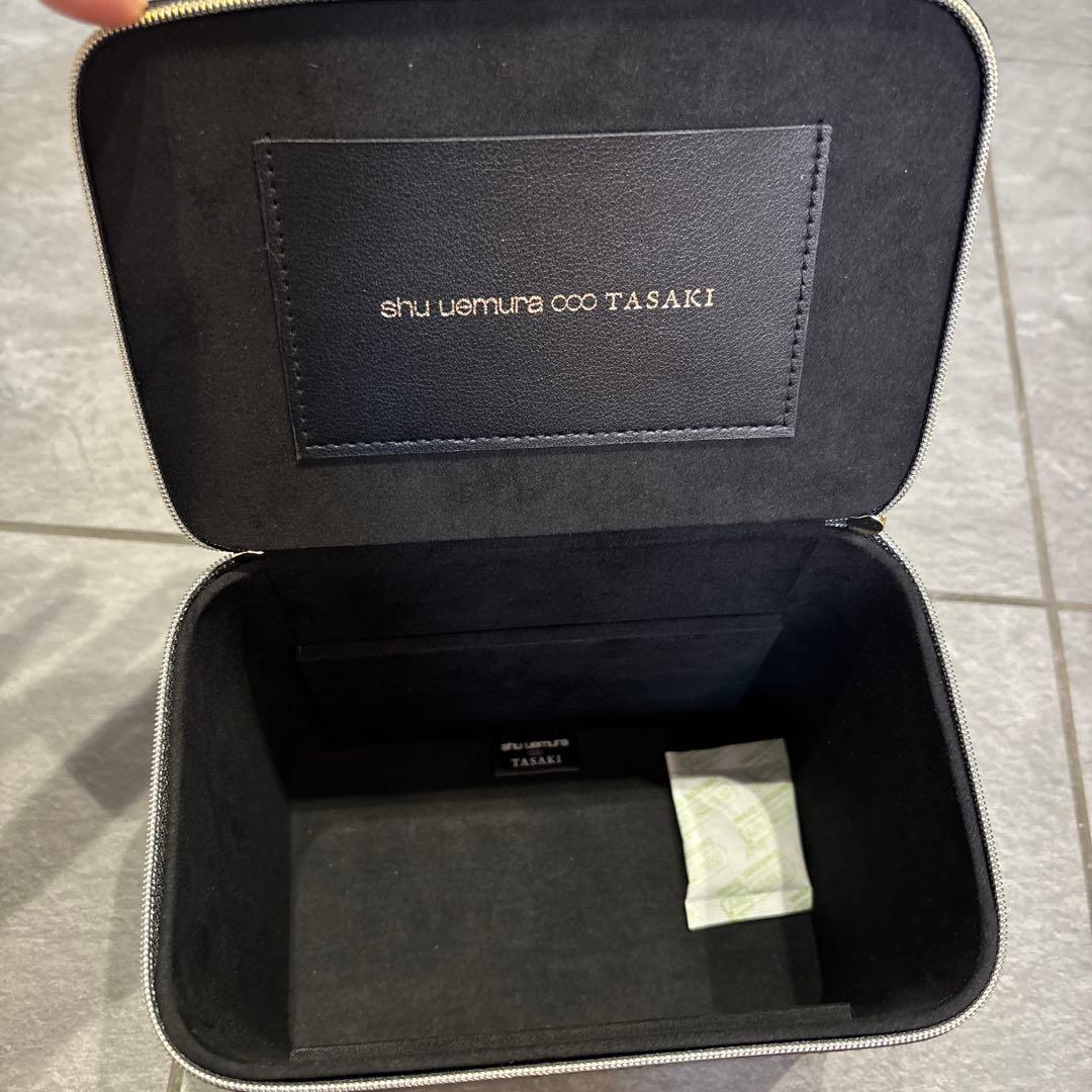 shu uemura & TASAKIコラボ バニティ ノベルティ