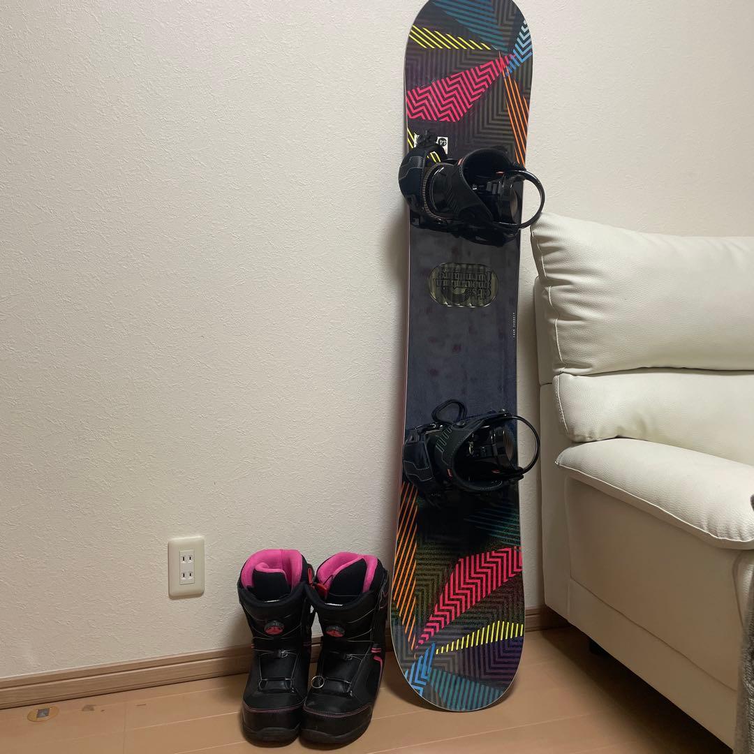 美品　スノーボード　フルセット　144センチ　ビンディンはHEAD