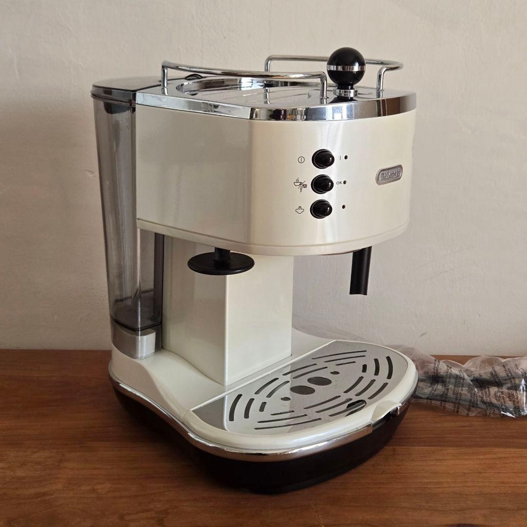 DeLonghiデロンギ　ECO310W エスプレッソメーカー