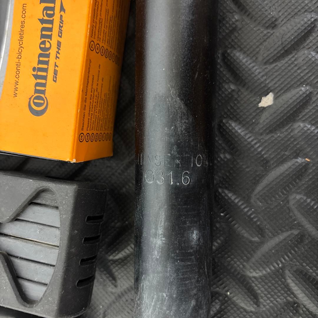 新品未使用700x28C クリンチャータイヤ×2コンチネンタルチューブ×1他あり