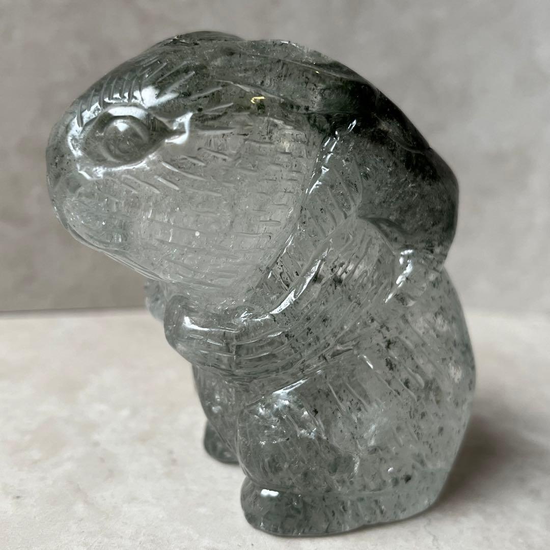 ガーデンクォーツ　うさぎ　リュック　虹　１点もの　手彫り　天然石