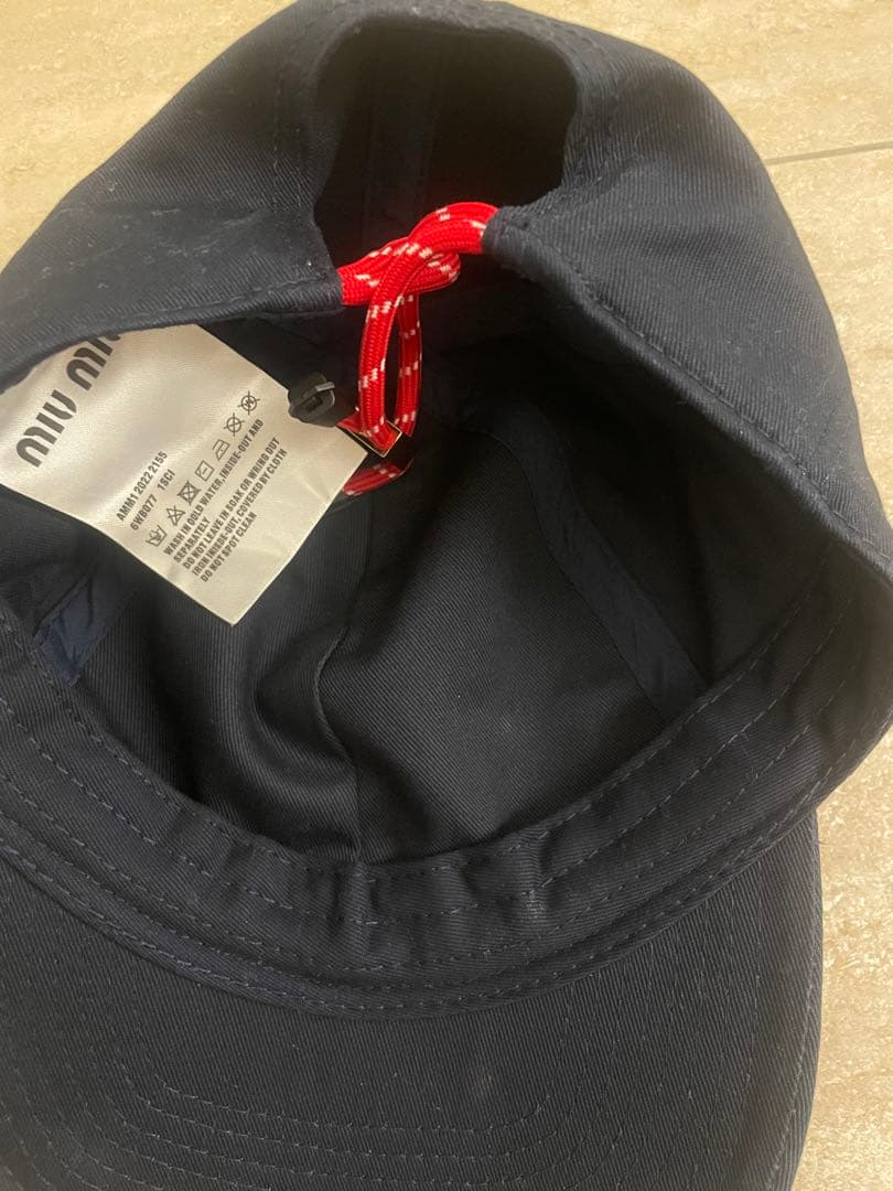miu miu ネイビー ベースボールキャップ
