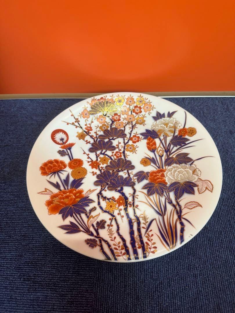 2003 香蘭社 染錦 飾皿 梅 桜 松 菊 牡丹 縁起物 大皿  金彩　時代物