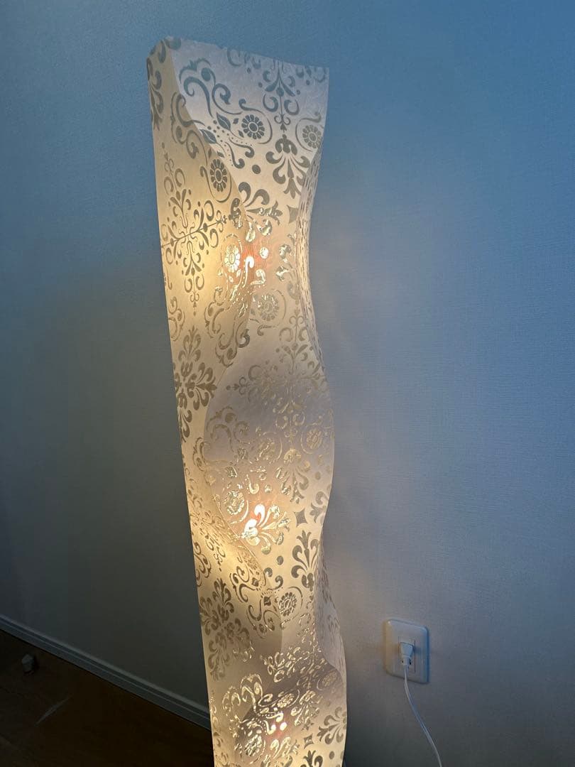 フロアスタンドライト3灯 ノーブルスパーク社 アラベスク調 高級感 お洒落