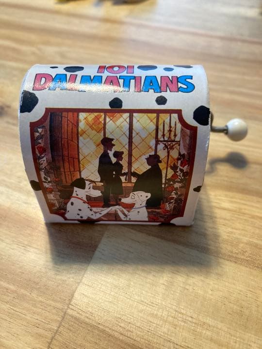 ディズニー　オルゴール　101匹わんちゃん　ディズニーランド　クルエラ