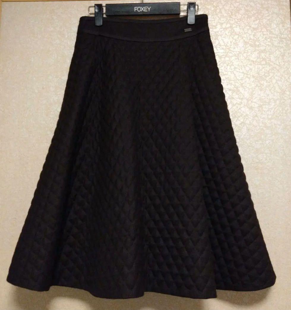 FOXEY ボルドーカラーフレアスカート ひざ下丈