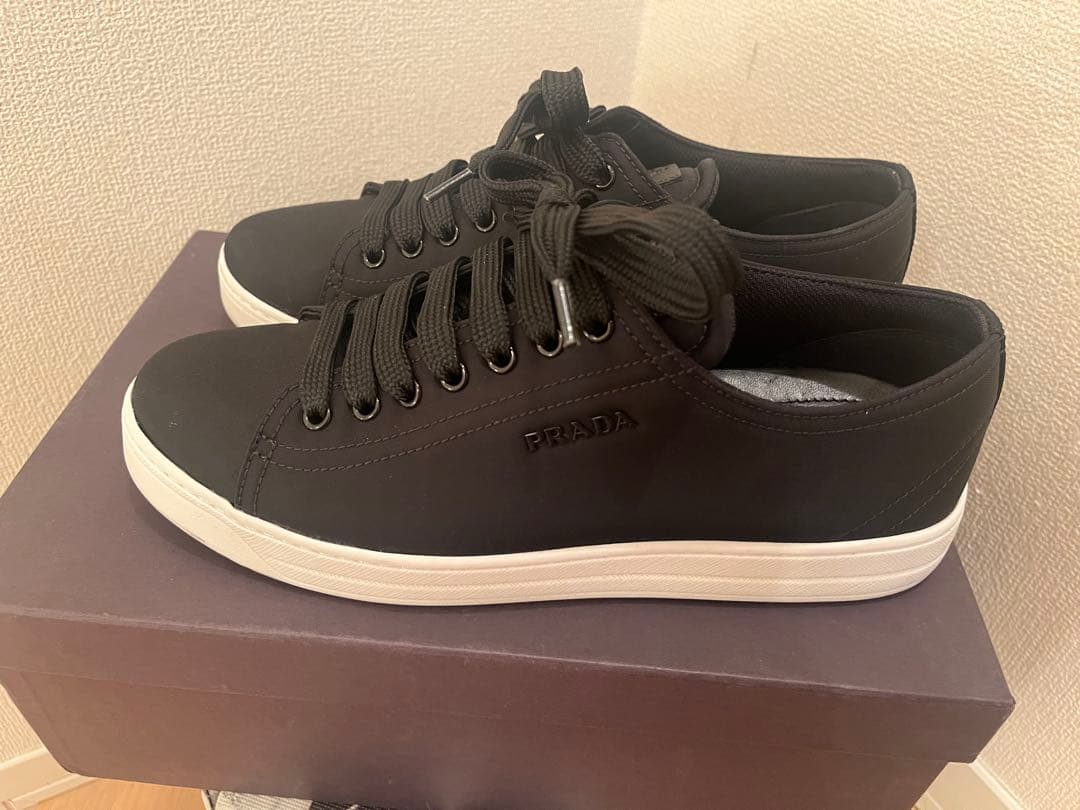 新品同様　PRADA プラダ スポーツ　スニーカー 3E6187 黒