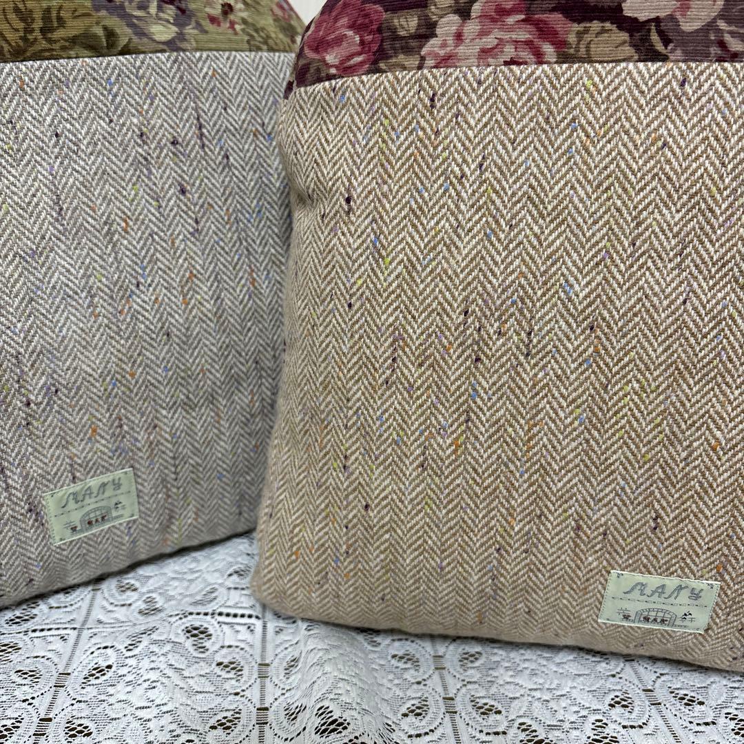 マニー　家型コラージュクッション２個セット