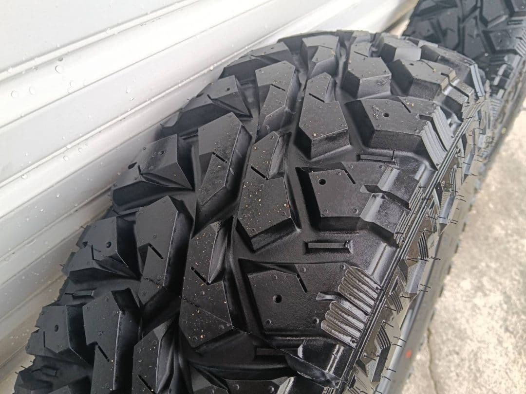週末限定 MAXXIS BIGHORN MT-764 195R14 8PR
