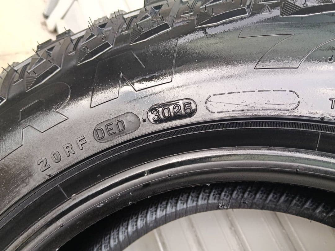 週末限定 MAXXIS BIGHORN MT-764 195R14 8PR