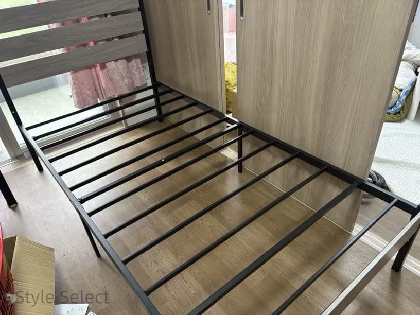 スチール製シングルベッドフレーム 耐荷重 180kg 防錆頑丈 簡単組立