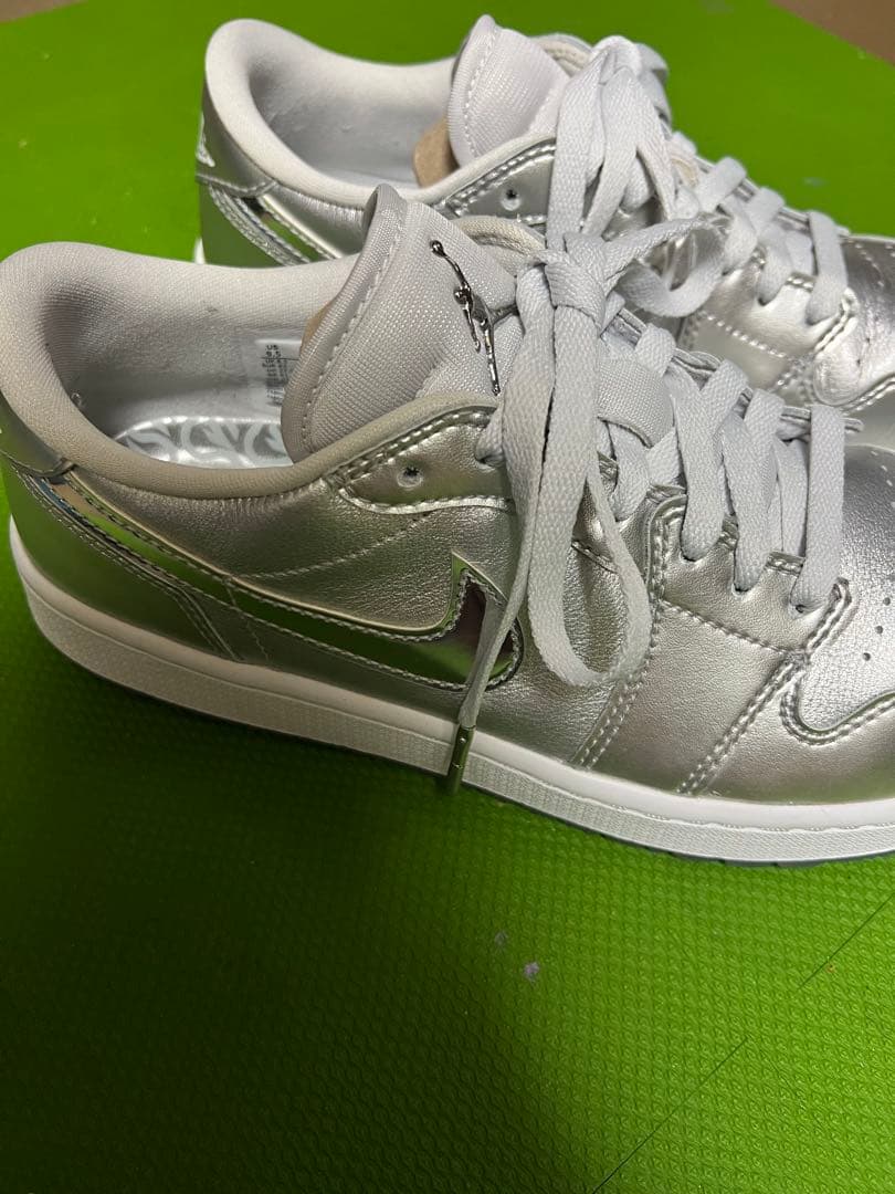 Air Jordan 1 Low シルバー