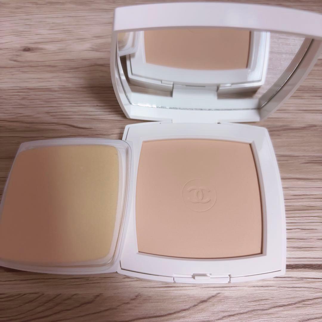 生産終了品 レア シャネル ル ブラン コンパクト ラディアンス 10 ベージュ