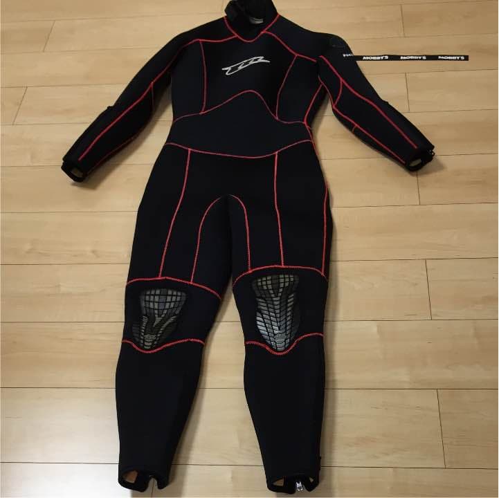 値下げ‼︎ MOBBY'S モビーズ ウェットスーツ 5㎜ 赤