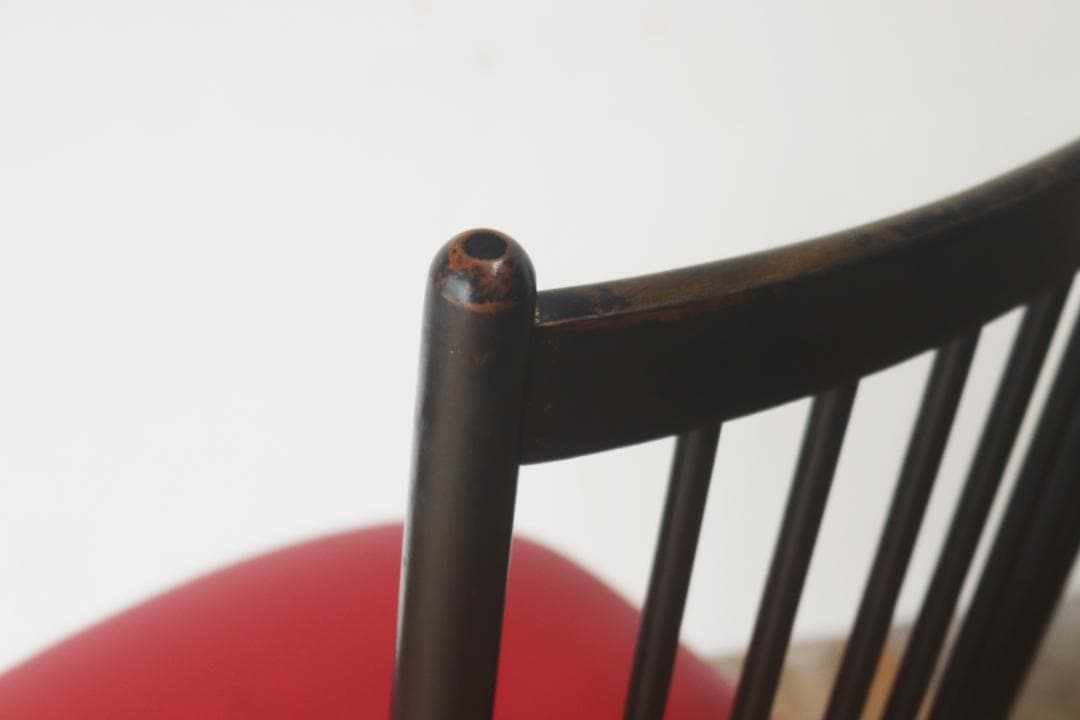 レトロ ダイニングチェア 椅子 食堂 木製 合皮 レザー 赤 松田家具 1