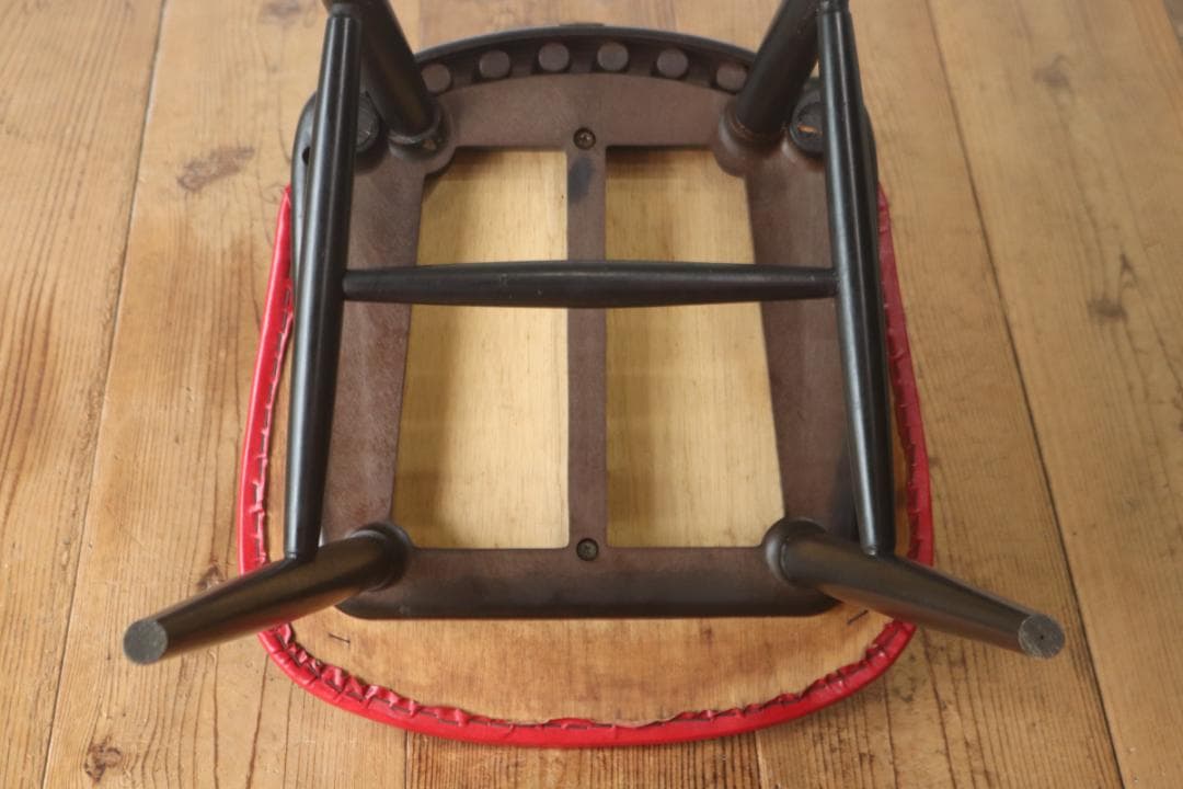 レトロ ダイニングチェア 椅子 食堂 木製 合皮 レザー 赤 松田家具 1