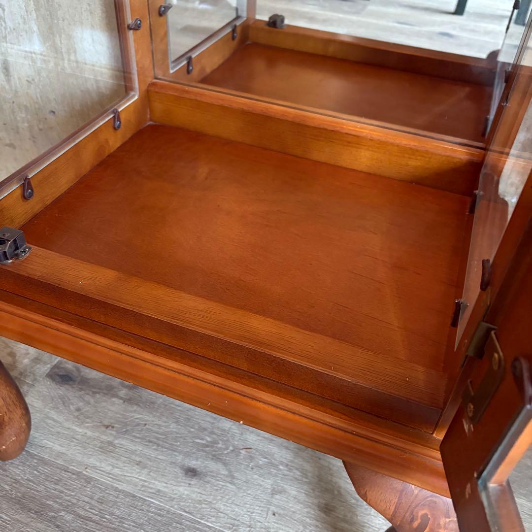 猫脚　飾り棚　クラシック　キュリオケース　ガラスケース　ダウンライト付