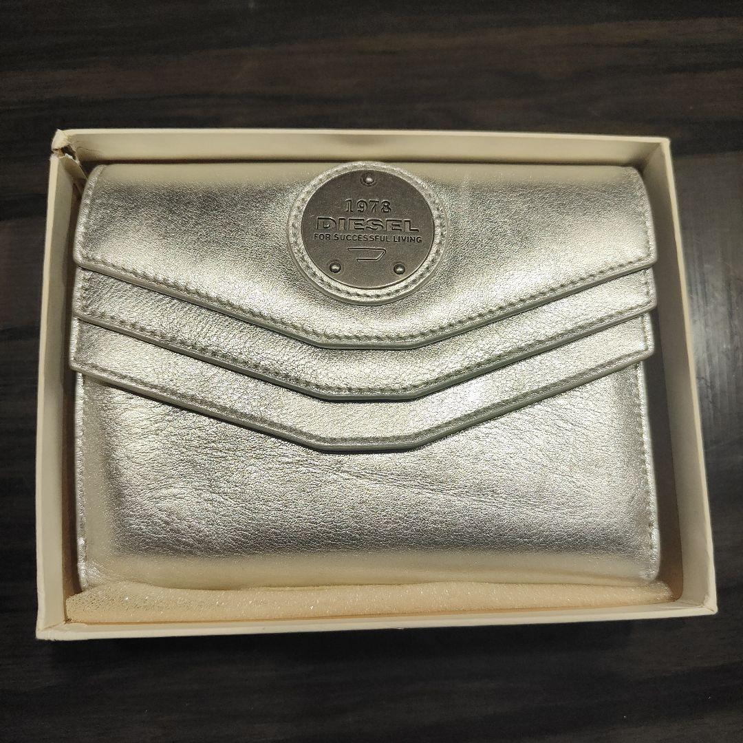 【新品未使用】DIESEL ディーゼル 二つ折り財布 シルバー 箱付き