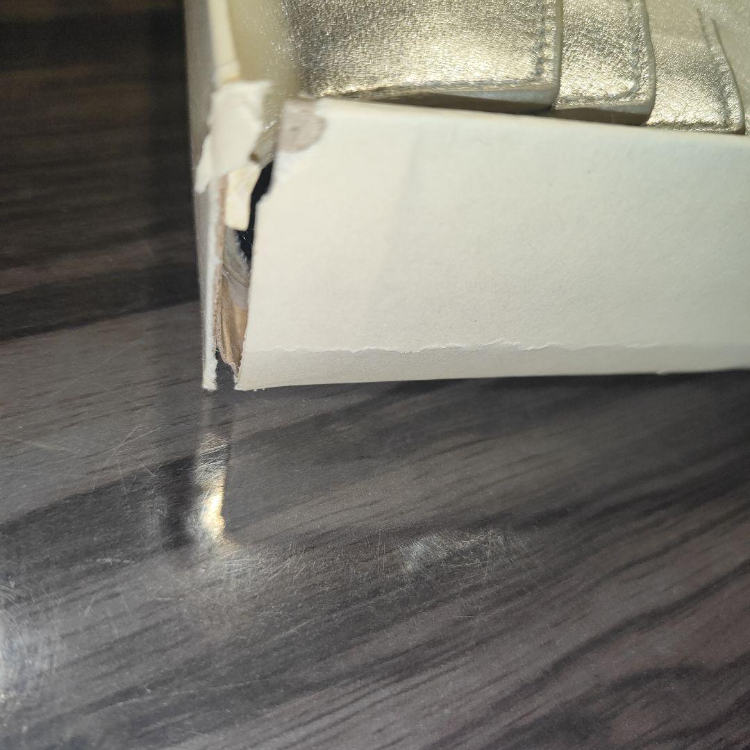 【新品未使用】DIESEL ディーゼル 二つ折り財布 シルバー 箱付き